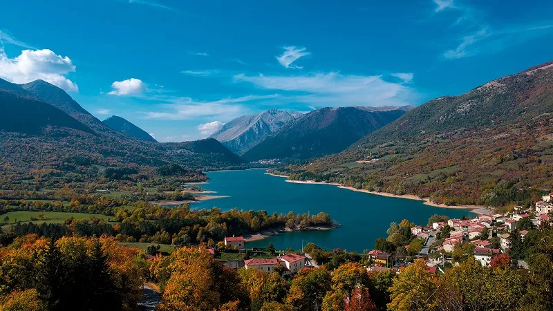 Lago di Castel San Vincenzo